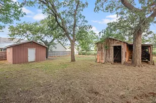 604 N Cherry St, Fredericksburg, TX 78624 - Photo 21
