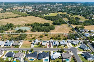604 N Cherry St, Fredericksburg, TX 78624 - Photo 37