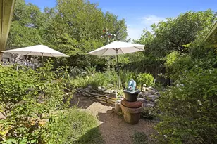 825 Myrta St, Kerrville, TX 78028 - Photo 35