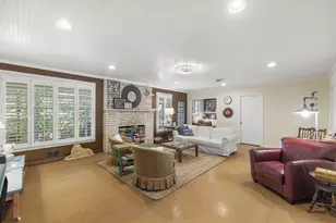 825 Myrta St, Kerrville, TX 78028 - Photo 11