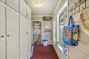 825 Myrta St, Kerrville, TX 78028 - Photo 21