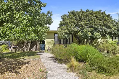 825 Myrta St, Kerrville, TX 78028 - Photo 39