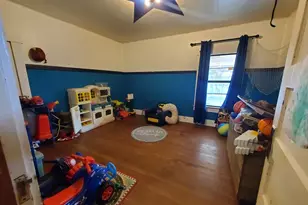 208 W Houston St, Menard, TX 76859 - Photo 3