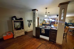 208 W Houston St, Menard, TX 76859 - Photo 9