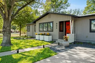 904 N Orange St, Fredericksburg, TX 78624 - Photo 5