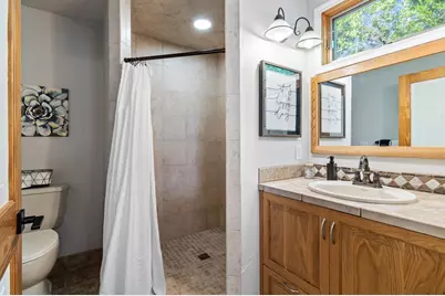 904 N Orange St, Fredericksburg, TX 78624 - Photo 23