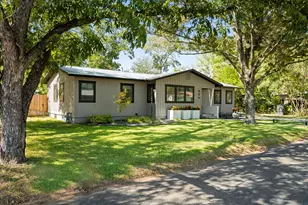 904 N Orange St, Fredericksburg, TX 78624 - Photo 35