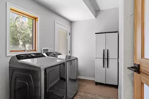 904 N Orange St, Fredericksburg, TX 78624 - Photo 33