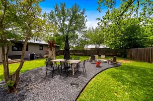 904 N Orange St, Fredericksburg, TX 78624 - Photo 7