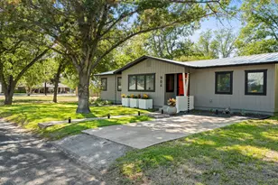 904 N Orange St, Fredericksburg, TX 78624 - Photo 37