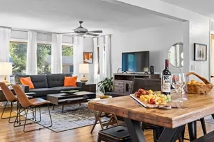 904 N Orange St, Fredericksburg, TX 78624 - Photo 11