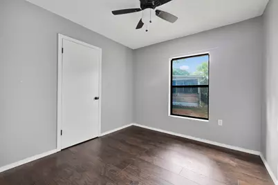 319 Pearl St, Kerrville, TX 78028 - Photo 17