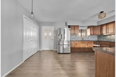 319 Pearl St, Kerrville, TX 78028 - Photo 11