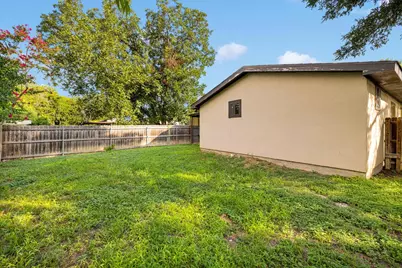 319 Pearl St, Kerrville, TX 78028 - Photo 23