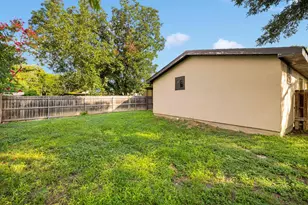 319 Pearl St, Kerrville, TX 78028 - Photo 23