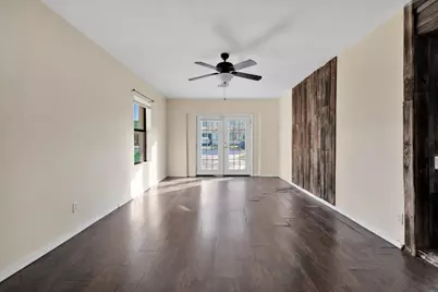 319 Pearl St, Kerrville, TX 78028 - Photo 5