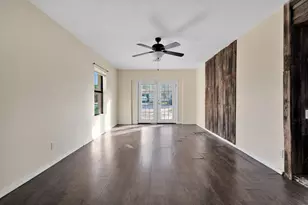 319 Pearl St, Kerrville, TX 78028 - Photo 5