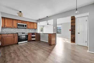 319 Pearl St, Kerrville, TX 78028 - Photo 9