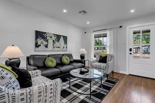 335 W Burbank St, Fredericksburg, TX 78624 - Photo 7