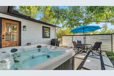 335 W Burbank St, Fredericksburg, TX 78624 - Photo 19