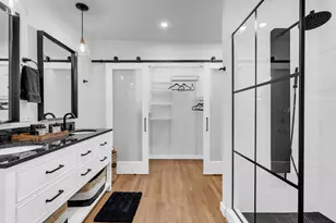 335 W Burbank St, Fredericksburg, TX 78624 - Photo 17