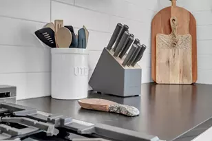 335 W Burbank St, Fredericksburg, TX 78624 - Photo 5