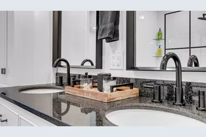 335 W Burbank St, Fredericksburg, TX 78624 - Photo 15