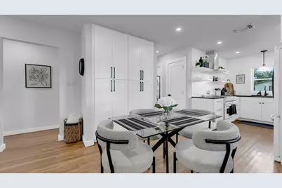 335 W Burbank St, Fredericksburg, TX 78624 - Photo 7