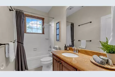 309 Fulton St, Fredericksburg, TX 78624 - Photo 27