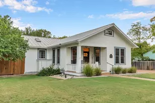 309 Fulton St, Fredericksburg, TX 78624 - Photo 7