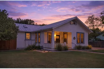 309 Fulton St, Fredericksburg, TX 78624 - Photo 3