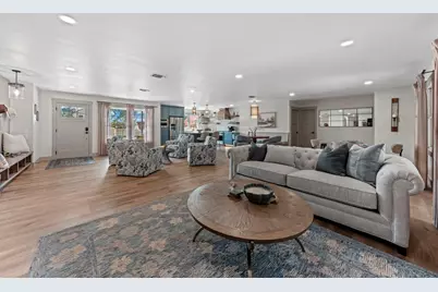 204 N Elk St, Fredericksburg, TX 78624 - Photo 17