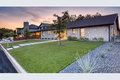 204 N Elk St, Fredericksburg, TX 78624 - Photo 5