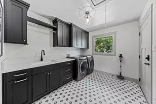 204 N Elk St, Fredericksburg, TX 78624 - Photo 29