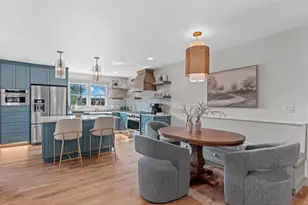 204 N Elk St, Fredericksburg, TX 78624 - Photo 9