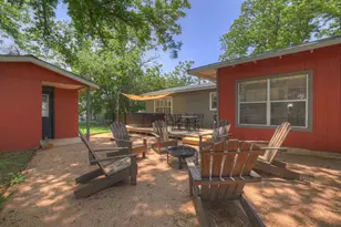 112 W Mulberry St, Fredericksburg, TX 78624 - Photo 23