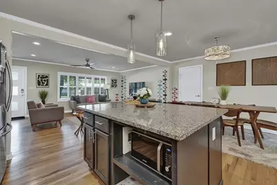 112 W Mulberry St, Fredericksburg, TX 78624 - Photo 5