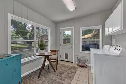 112 W Mulberry St, Fredericksburg, TX 78624 - Photo 15