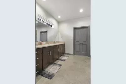 717 Chinkapin Dr, Fredericksburg, TX 78624 - Photo 9