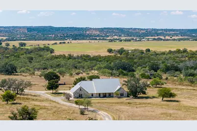 647 Funf Kinder Rd, Fredericksburg, TX 78624 - Photo 11