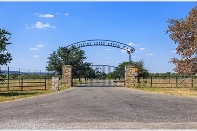 647 Funf Kinder Rd, Fredericksburg, TX 78624 - Photo 15