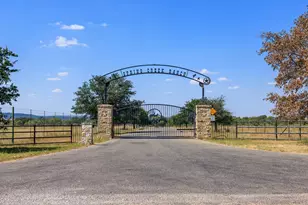 647 Funf Kinder Rd, Fredericksburg, TX 78624 - Photo 15