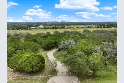 396 Royal Oaks Loop, Fredericksburg, TX 78624 - Photo 3