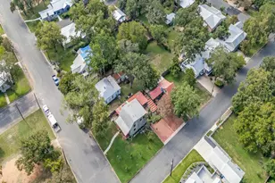 413 E College St, Fredericksburg, TX 78624 - Photo 9