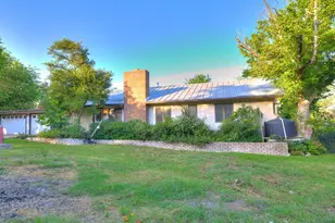 17 Roadrunner Dr, Fredericksburg, TX 78624 - Photo 1