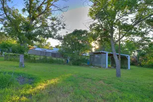 17 Roadrunner Dr, Fredericksburg, TX 78624 - Photo 27