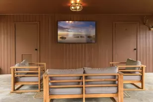 806 W Schubert St, Fredericksburg, TX 78624 - Photo 17