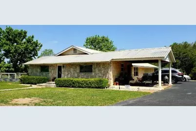 702 E Schubert St, Fredericksburg, TX 78624 - Photo 7