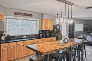 702 E Schubert St, Fredericksburg, TX 78624 - Photo 9