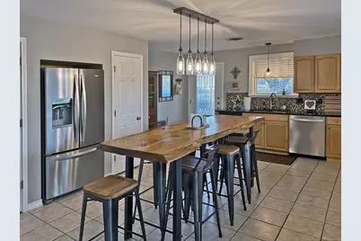 702 E Schubert St, Fredericksburg, TX 78624 - Photo 11